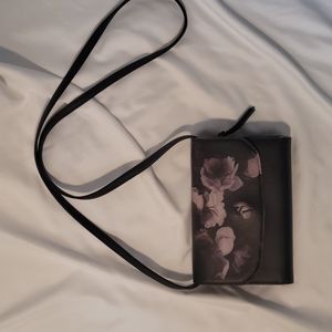 Vera Wang Clutch Crossbody Purse